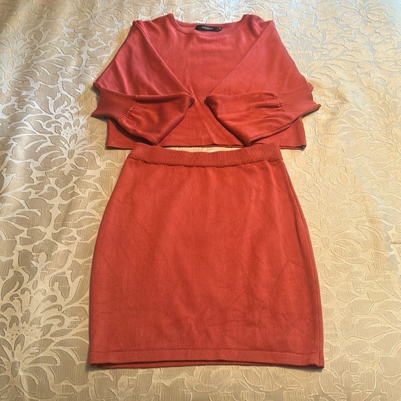 Sweater and skirt set - Picture 2 of 6